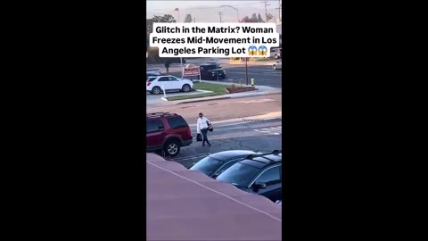 A woman suddenly freezes mid walk, leaving people convinced it’s a real life glitch in the Matrix