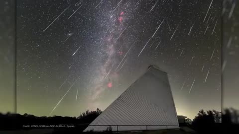 December 2025 Skywatching: Geminids, Comet 3I/ATLAS & a Stunning Moon-Jupiter Show!