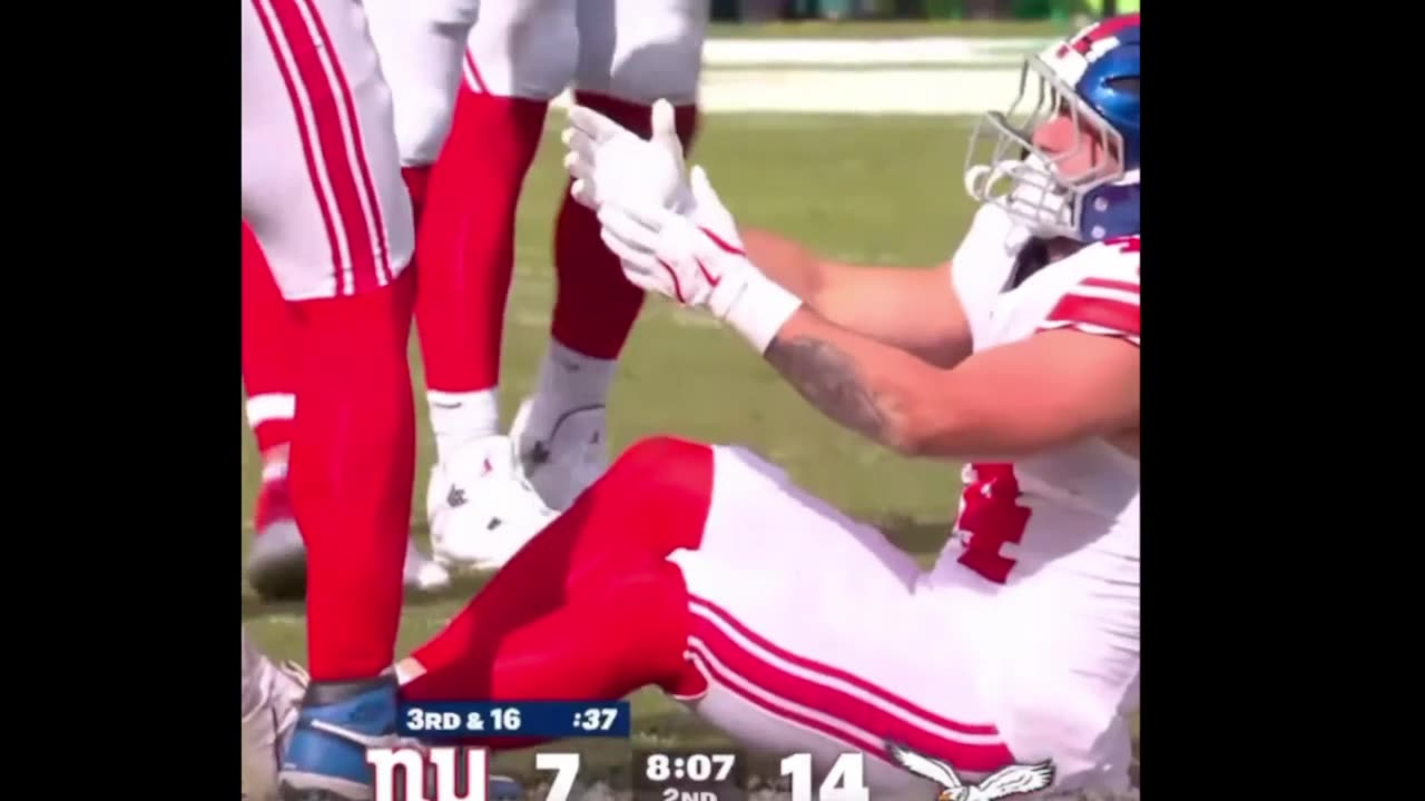 Giants rookie RB Cam Skattebo just suffered an ankle injury, and it's bad...