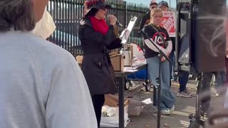 🚨 LMAO! Leftist protestors are outside a Seattle Home Depot DEMANDING the store harbor