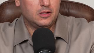 🚨 “She Got Kicked Out of the Gym for Speaking Up?! What’s Really Going On in Women’s Locker Rooms…”