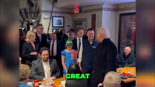 🟢 Man Stops President Trump At A Restaurant To Pray Over Him!
