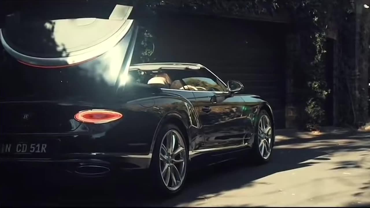 Neon Heart (Remix) – electric love in every beat.