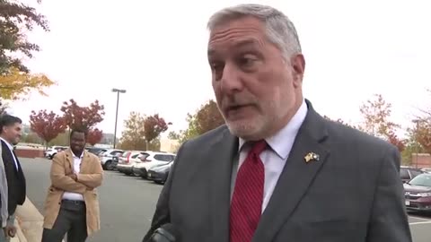 Virginia candidates visit Leesburg Halloween parade