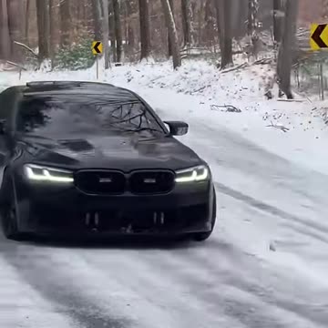 BMW F90 M5 drifting