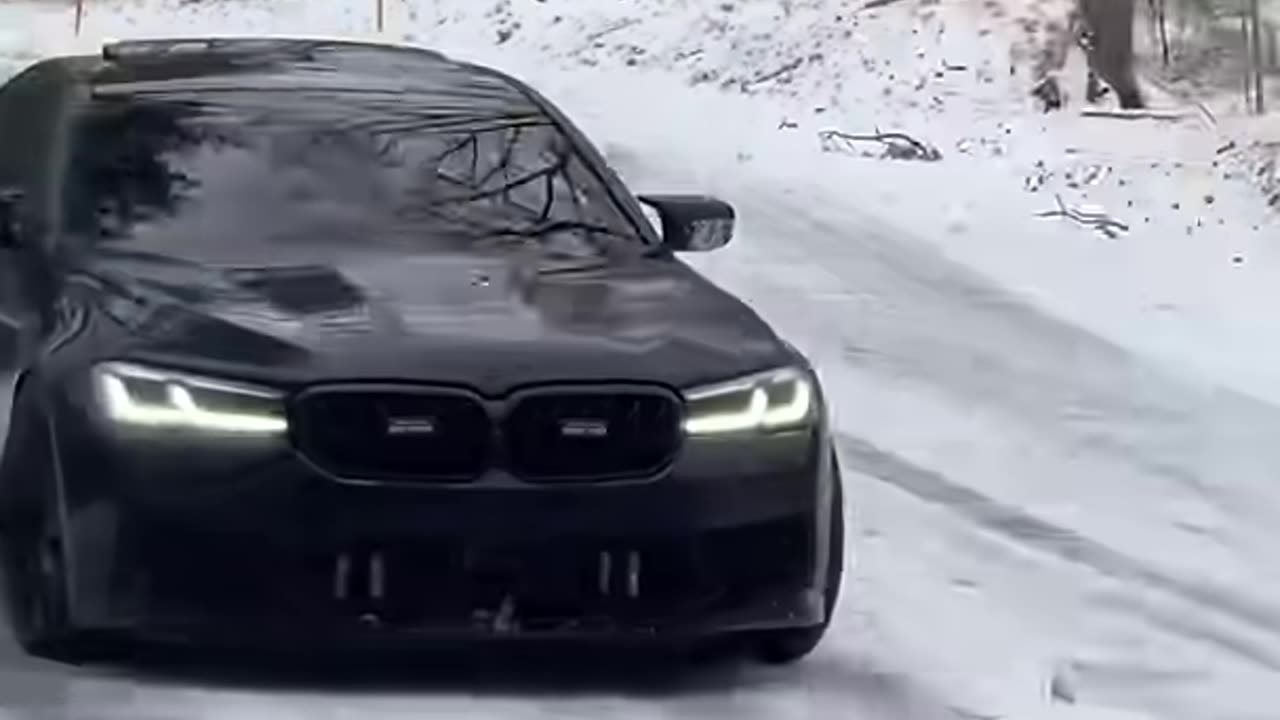 BMW F90 M5 drifting