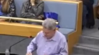 🔥💣 🇨🇦 citizen receives standing ovation after laying out Klaus Schwab's plan to enslave the world