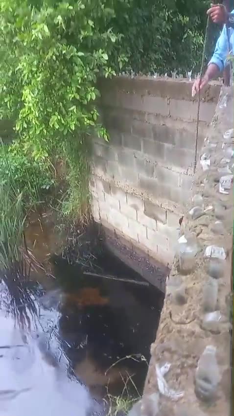 Preocupación en el barrio Policarpa por grave contaminación en el canal