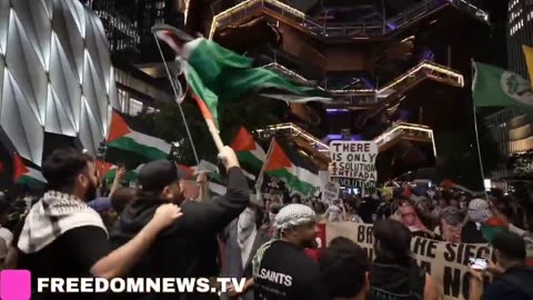 I can’t believe my eyes. This was New York City last night, as terrorist Islamists took