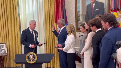 🚨Robert Kennedy Jr officially sworn-in as Secretary of HHS