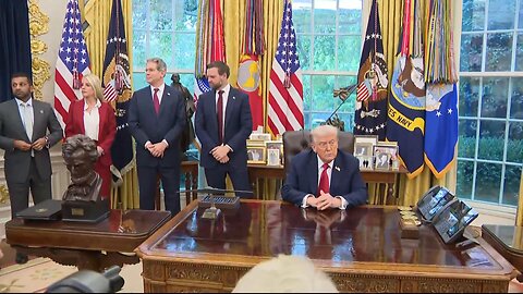President Donald Trump Seals TikTok's American Future: Executive Order Mandates U.S. Ownership in Oval Office Ceremony - September 25, 2025