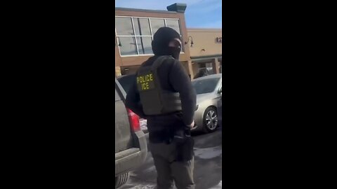 Un agente de ICE se jacta de que gana 200,000$ y solo terminó la secundaria