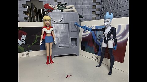 Girls Night Out- Supergirl, Poison Ivy and Livewire 3 pack- McFarlane/DC Direct action figure review