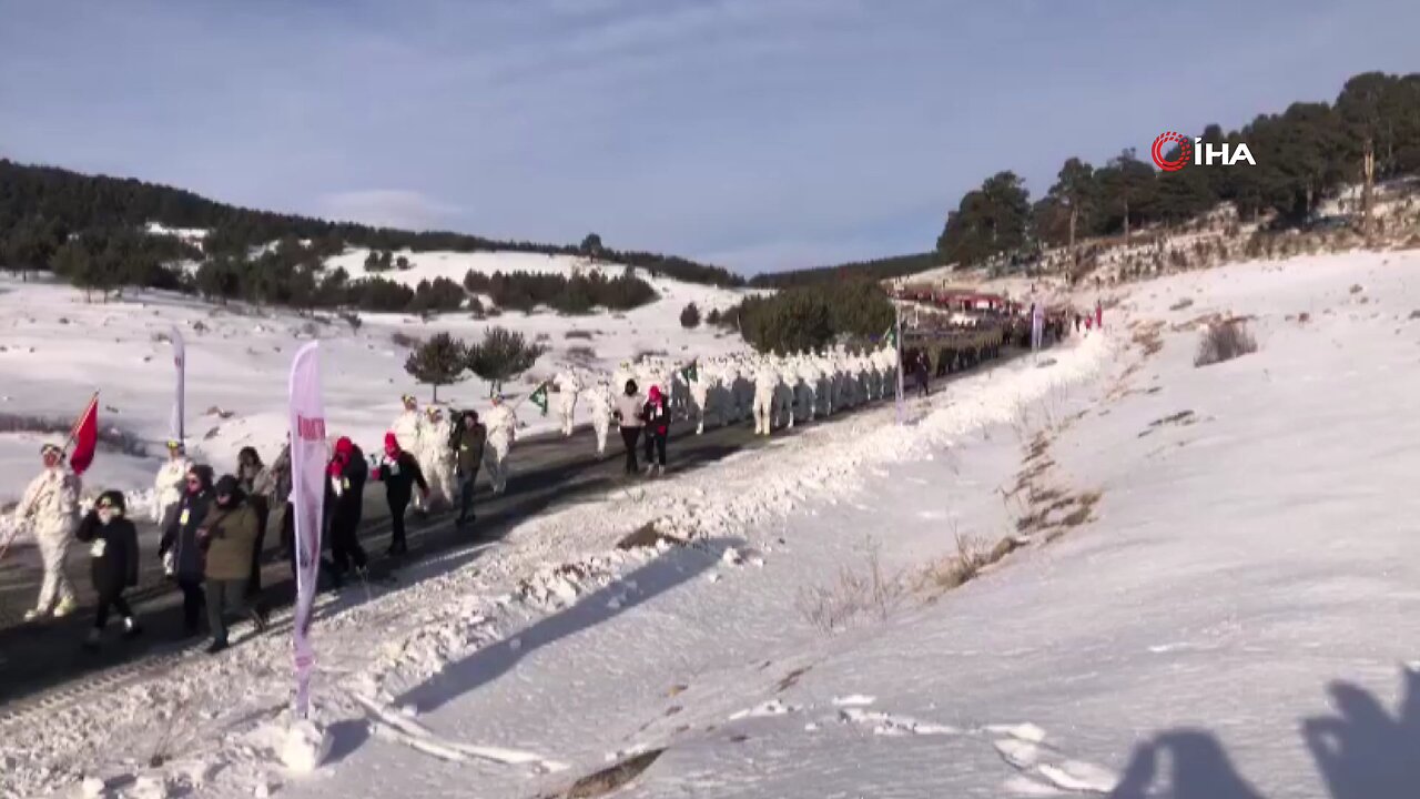 Binlerce kişi şehitler için Sarıkamış'ta yürüdü