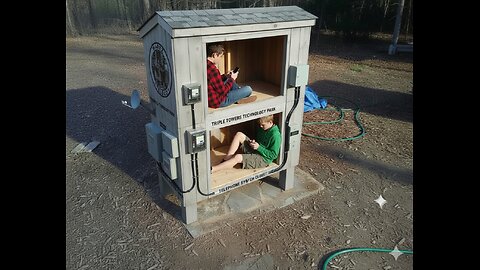 Telecommunications Shed No. 67 📞📱☎️ Slenderman