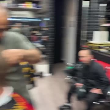 Islam Makhachev Shows Off New Look Ahead of UFC 322