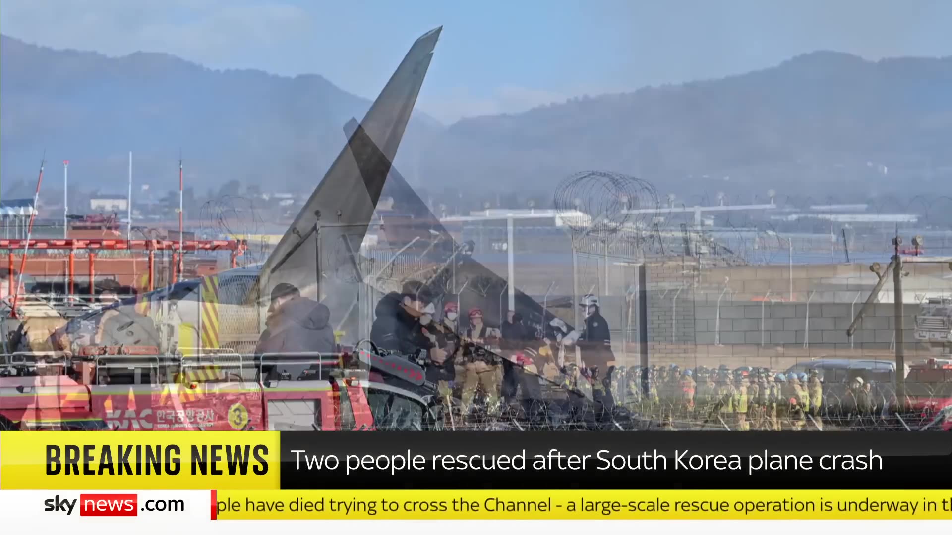 Ex-pilot questions why plane was "going so fast on runway without any wheels" | South Korea