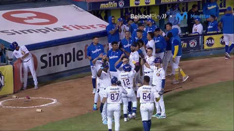 Rougned Odor guio a la "Nave Turca"