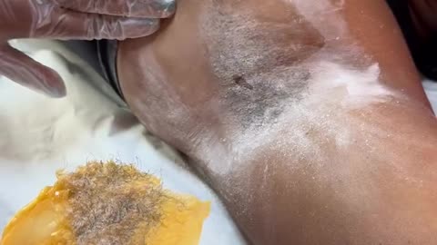 Underarm Waxing Using Sexy Smooth Golden Allure Hard Wax by @skynnwithtrish