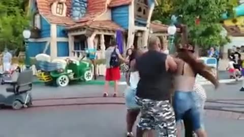 DISNEYLAND FIGHT 🥊🤕 IN TOON TOWN
