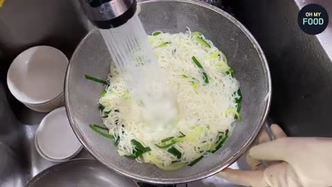 100 Bowls in 30 Minutes?! Insanely Delicious Noodles | Crazy Korean Street Food