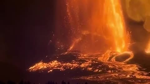 🌋🌋 Double Lava Fountain at Kilauea Volcano! | FeedMyCuriosity