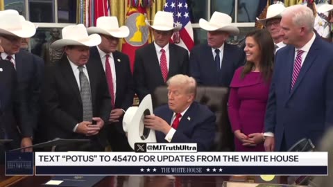 President Trump puts on a Cowboy Hat 🤠