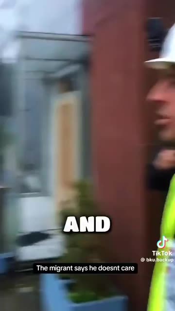 🚨BREAKING🚨 @RTCORGUK activists question an Egyptian migrant on..