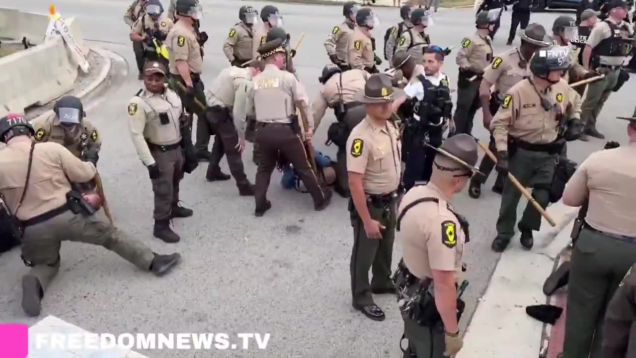 Illinois State Troopers are dragging and ARRESTING anti-ICE rioters outside the Broadview ICE