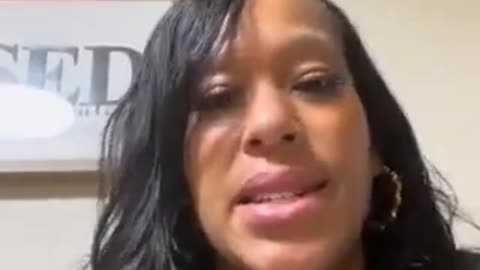 „Na co płacimy podatki? Gwarantuję wam, że 90% naszego długu to oszustwo. To wzbogaca innych, a my jesteśmy dosłownie portfelem i niewolnikami pieprzonego świata.