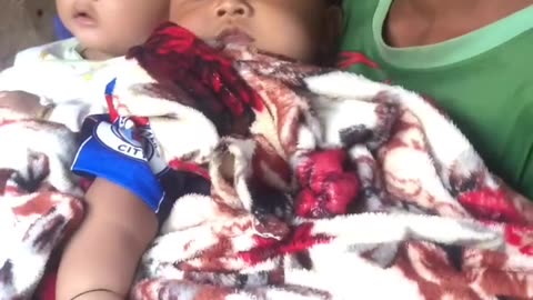 This is a video: Cambodian citizens are stranded, Unable to prepare for evacuation from their homes,