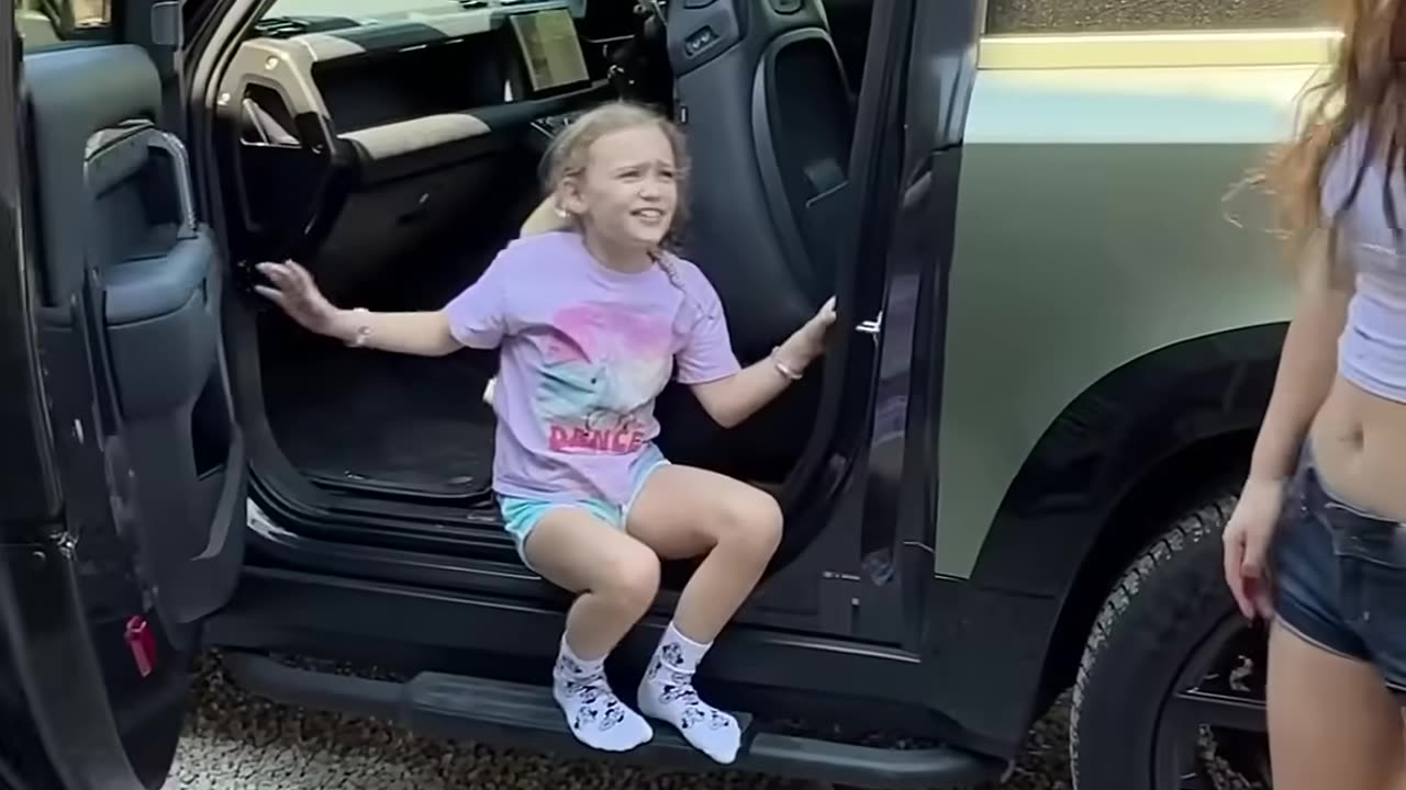 When you forget you have 3 siblings #jonathanjoly #shorts #daughter