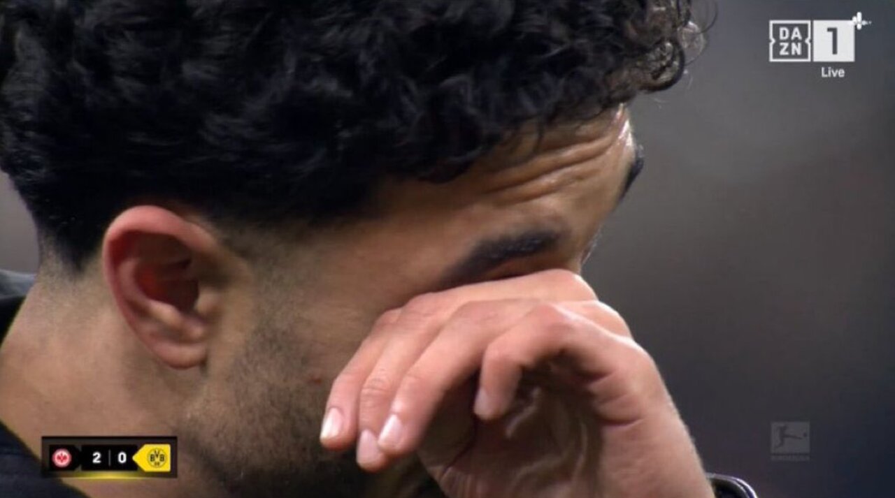 An emotional Omar Marmoush farewell to Frankfurt! 🥹