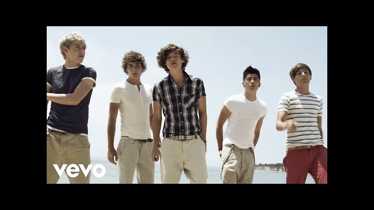 One Direction – What Makes You Beautiful (Official Video)