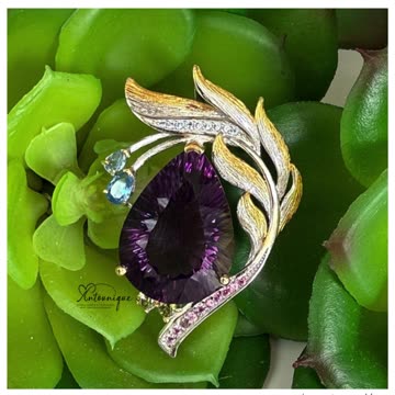 💜 The Amethyst Magnifique Pendant is a statement of power, elegance, and spiritual alignment.⁣⁣