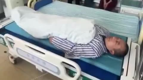 🤯💪 This Smart Transfer Bed in China Makes Moving Patients a Breeze! | FeedMyCuriosity