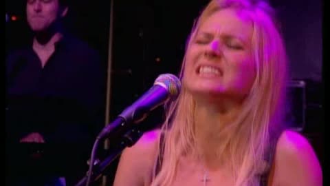 Jewel - At Humphrey's By The Bay -11- Hands