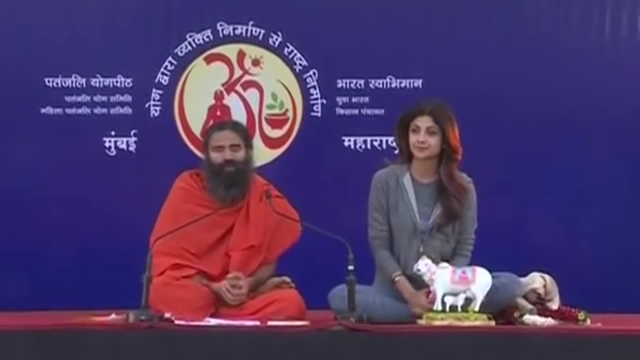 Shilpa Shetty Doing Yoga with Maestro Ramdeb Baba