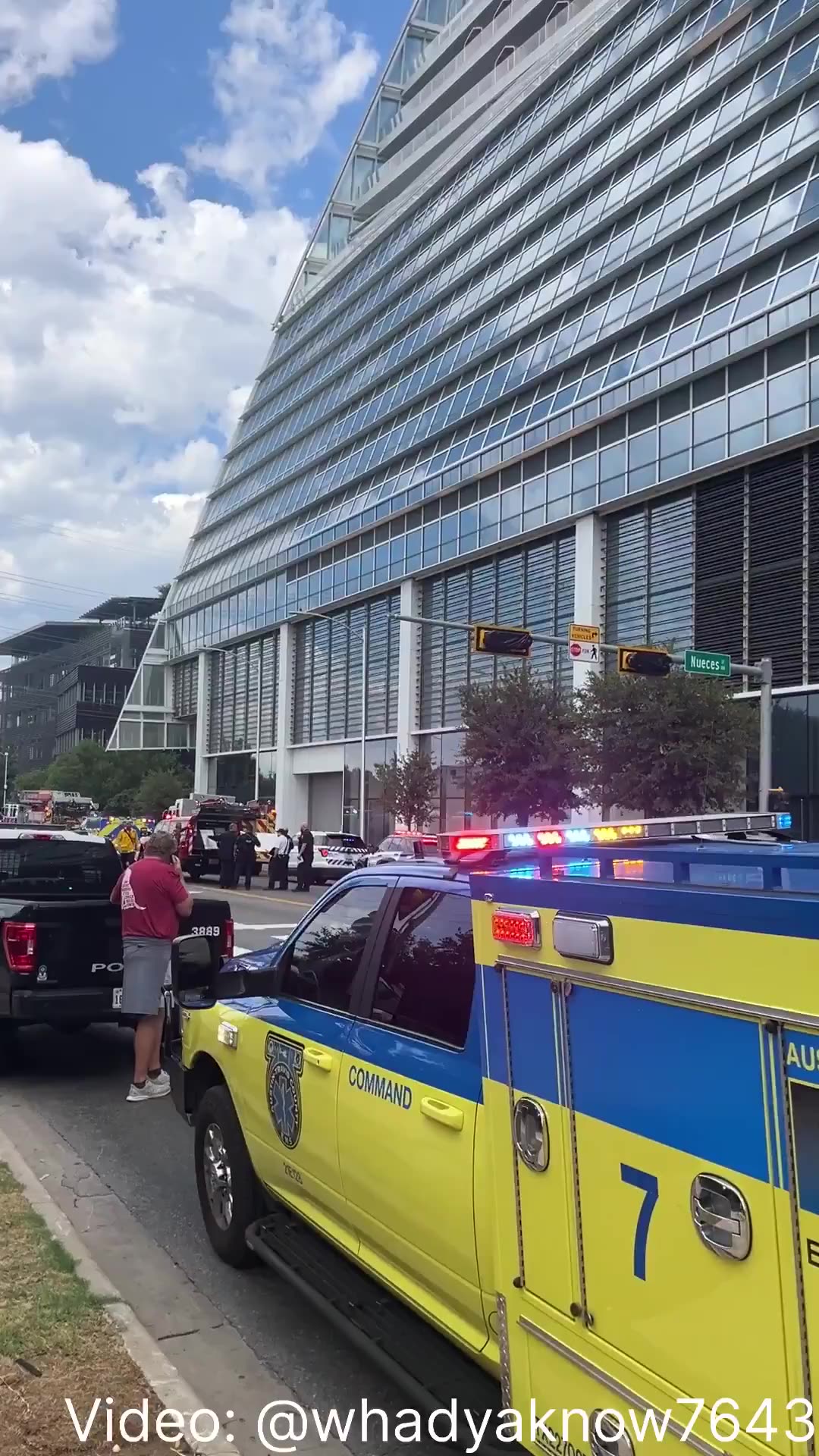 Multiple people shot at Austin Central Library in Austin, Texas. - Citizen