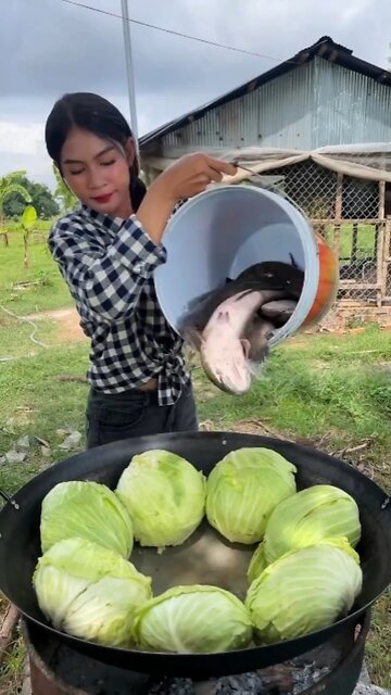 Asian Giant Girl Outdoor Cooking Delicious Recipes