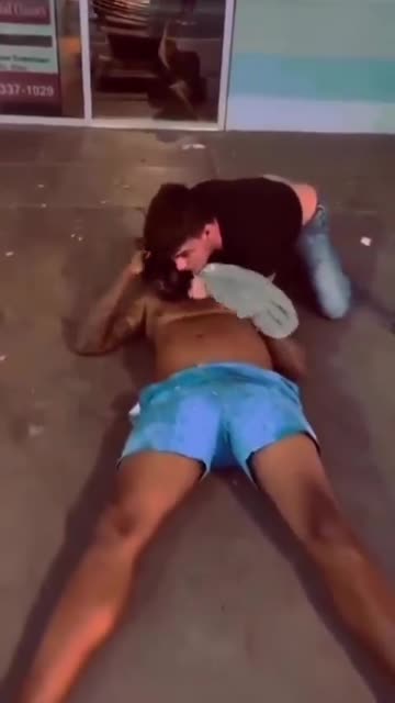 Brutal Choke Finish – Opponent Taps Out… Then Passes Out!