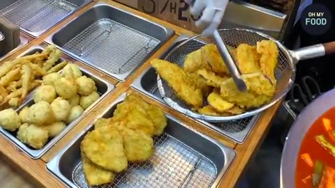 This Tteokbokki Shop Is So Packed… It Took Over the Entire Market! Korean Street Food Madness