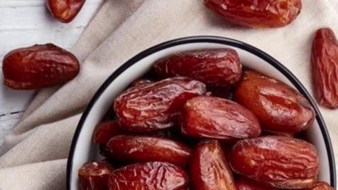 सर्दी में खजूर खाने के चार ज़बरदस्त फायदेshealth #trend #short #facts #viral #reels