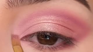 Trending: Simple Pink Eyeshadow Look