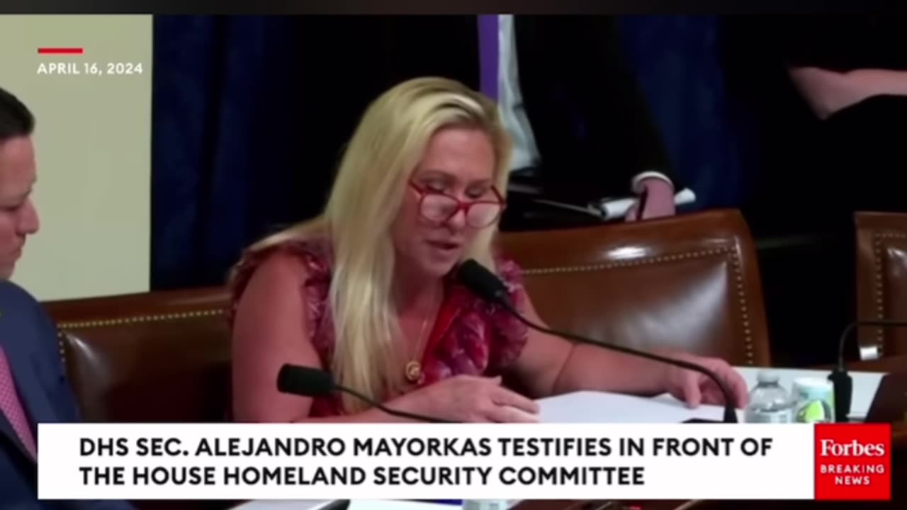 100% Proof Illegals Told to vote Democrats when brought into AMERICA