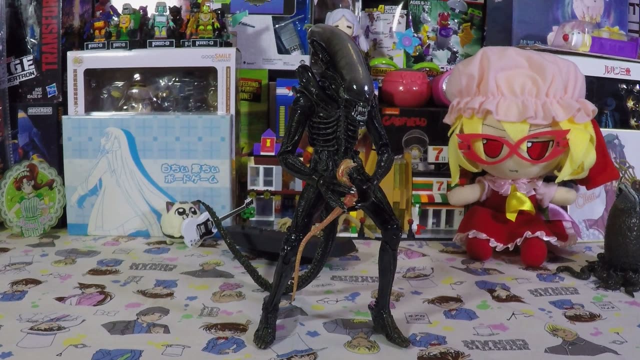 NECA Big Chap Alien figure unboxing