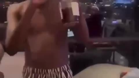 House party Time. Who wanna party.