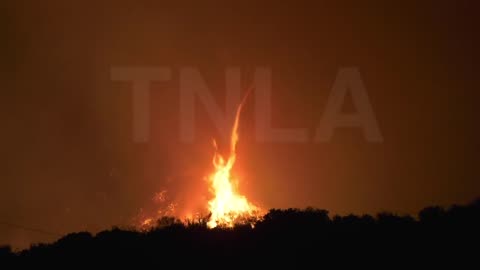 Palisades Fire approaching Mandeville Canyon