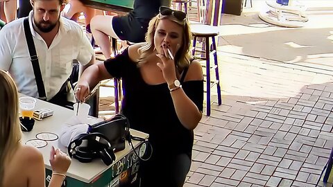 Candid Sexy Smoking Woman 763