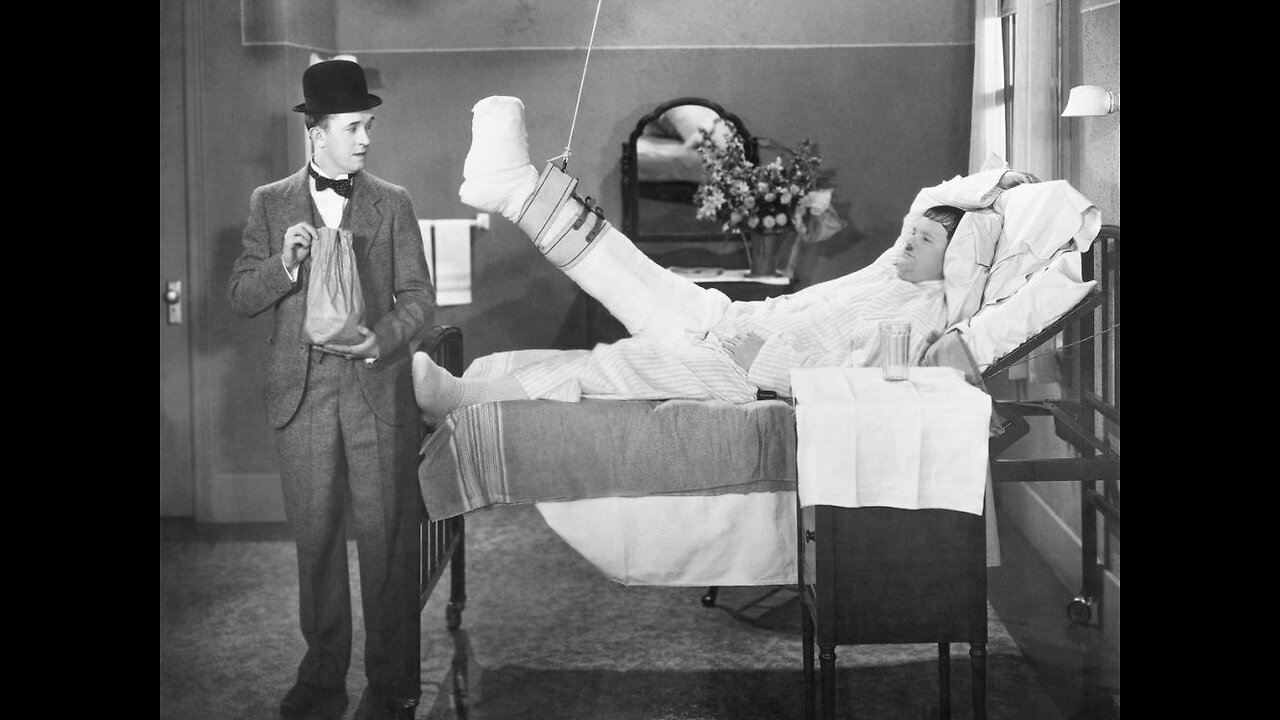 Laurel & Hardy - county hospital (1932)